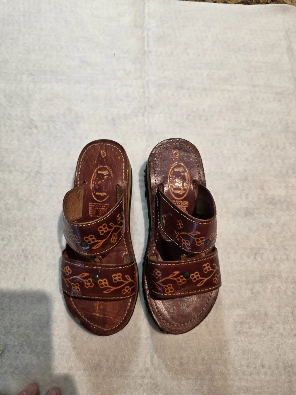 Women's Leather Sandals - Picture 6 of 6